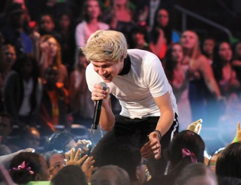 1d-performance-3.jpg