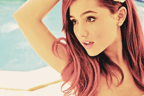 600full-ariana-grande.jpg.png