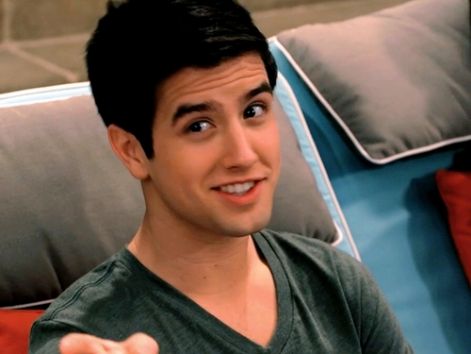 an-henderson-big-time-rush-music-video-logan-henderson-17082752-500-375.jpg
