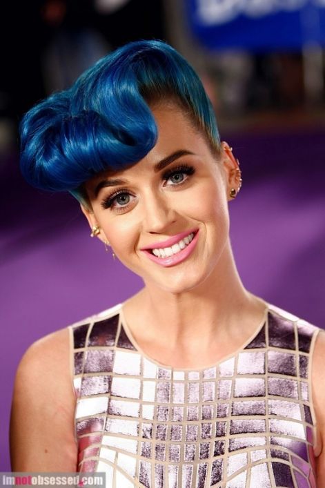 katy-perry2012-03-23_06-12-012012-echo-event-520x780.jpg