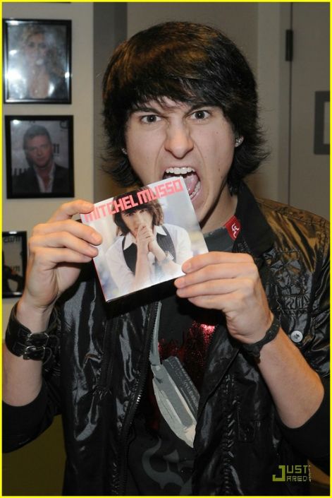 mitchel-musso-pix-morning-07.jpg