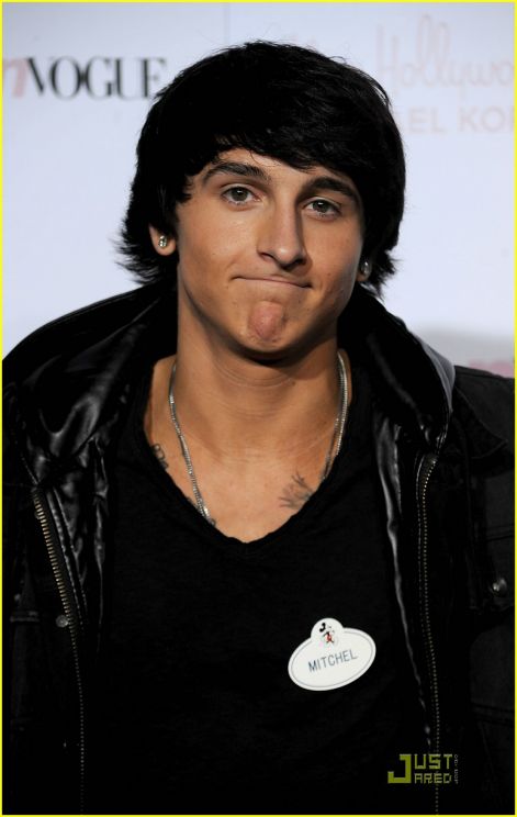 mitchel_musso_1286146630.jpg