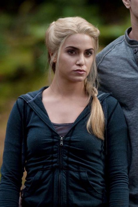 rosalie_gl_20oct_b_592x888.jpg